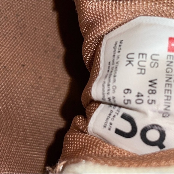 On Running  Woman Shoes Size 8.5 - Picture 9 of 10